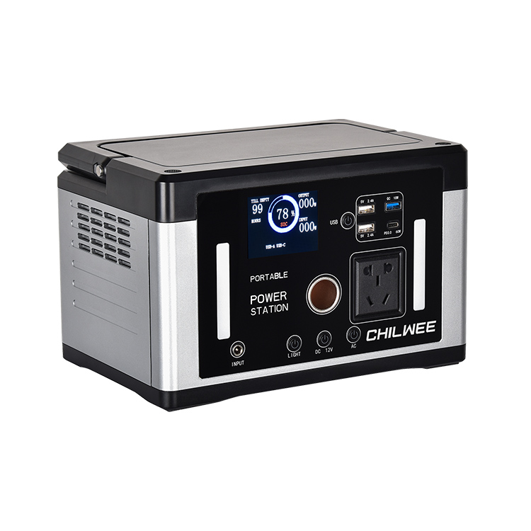 700 W älykäs aurinkogeneraattori hätävalaistuksen lataukseen